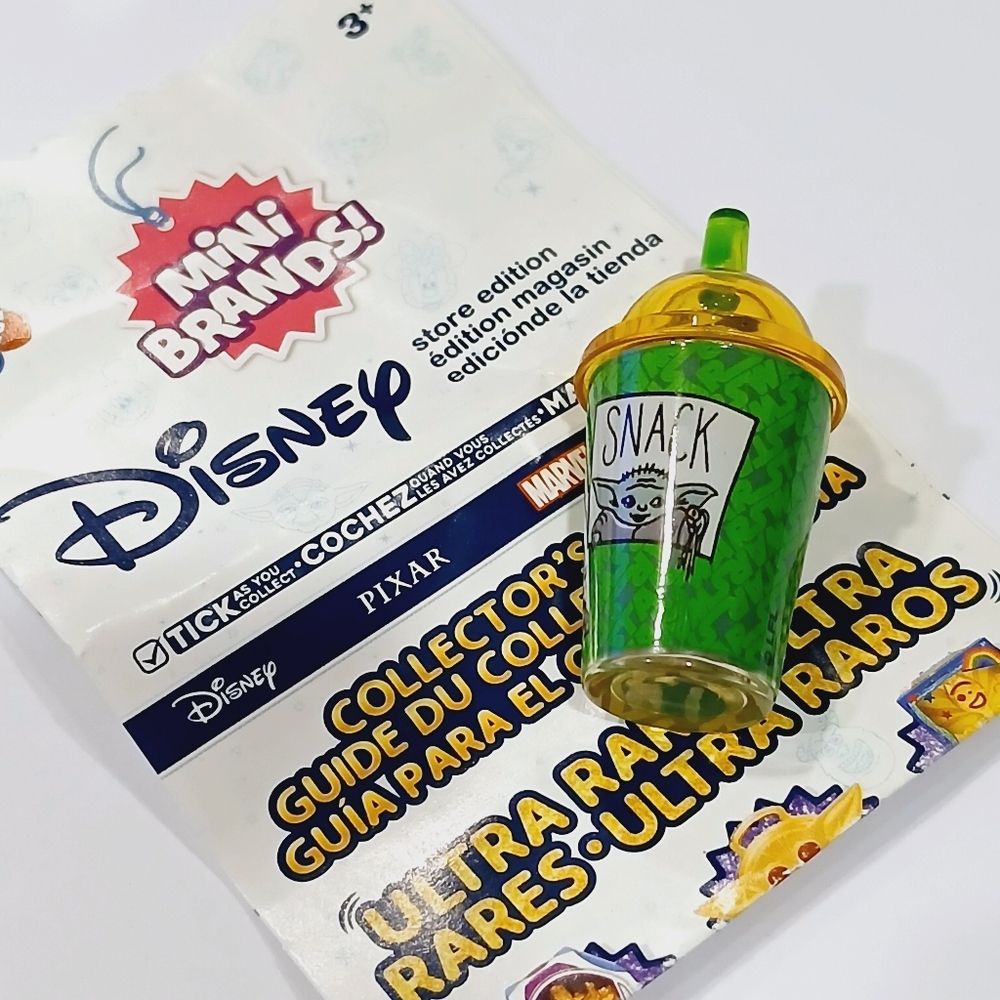 Zuru Mini Brands Disney Store Edition Series 1 Star Wars Baby Yoda Drink Cup